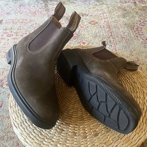 Blundstone Women’s Chelsea Boots 1306 size 8